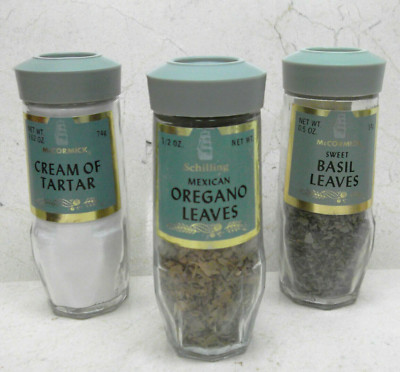 McCormick Spice Jars GREEN LIDS Basil Leaves CREAM OF TARTAR Oregano Leaves VTG