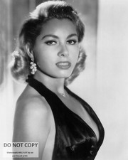 JEANNE CARMEN ACTRESS AND MODEL - 8X10 PUBLICITY PHOTO (RT-955)