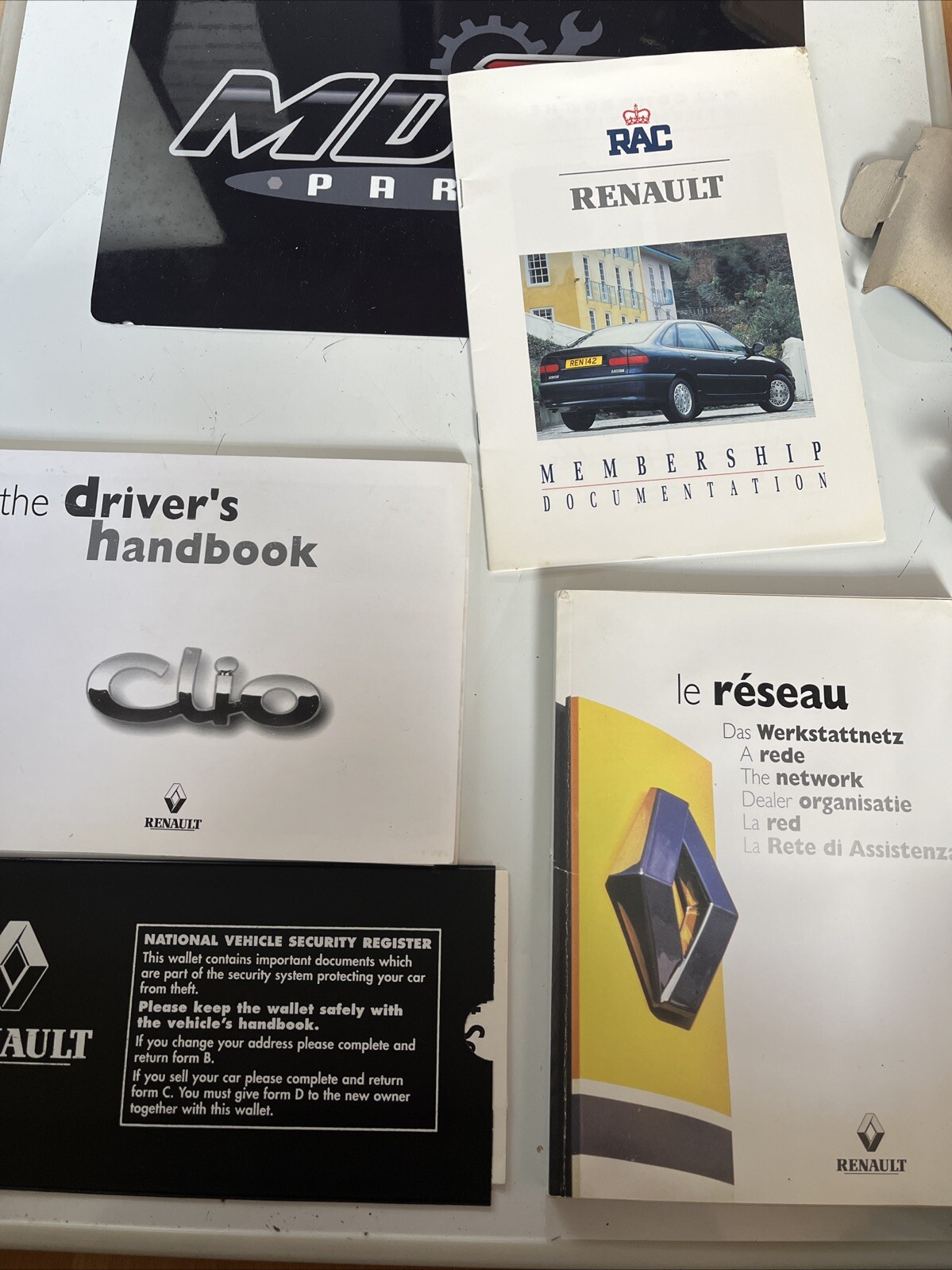 90s/00s Renault Clio Handbook/full bookpack image 2