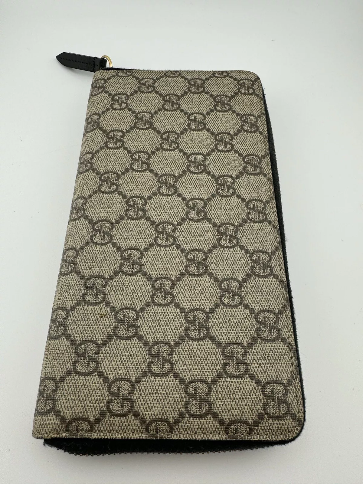 Portefeuille long Gucci autour fermeture éclair beige et ébène GG toile suprême