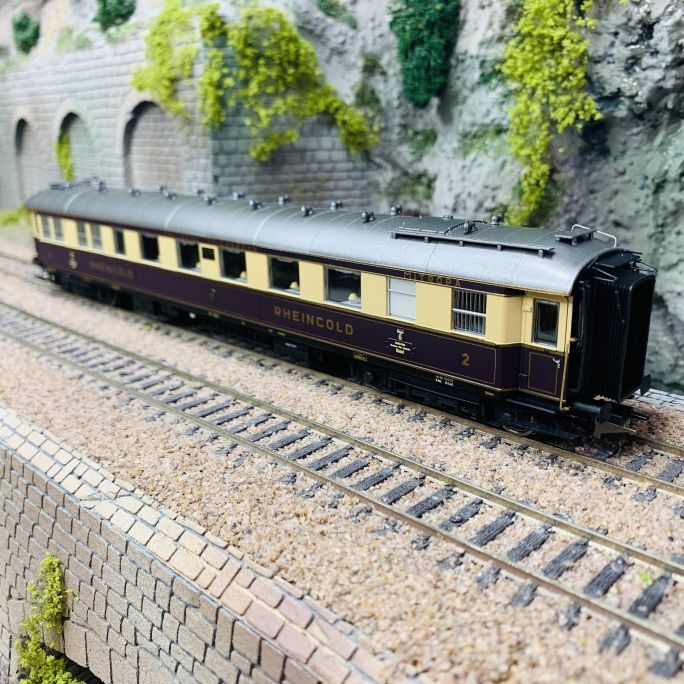 Voiture express SB4ÜK Rheingold DRG Ep II finition haut de gamme BRAWA 46468 échelle HO 1/87