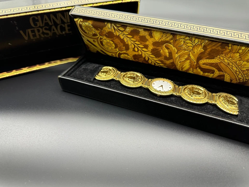 RELOJ PULSERA GIANNI VERSACE MEDUSA DE UNA SOLA PIEZA SUIZO AÑOS 90 RARO HQ LUJO Foto 3 de 4