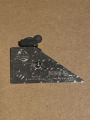 Disneyland 60th Anniversary - Mystery Puzzle Collection LE 550 Pin - Picture 2 of 3