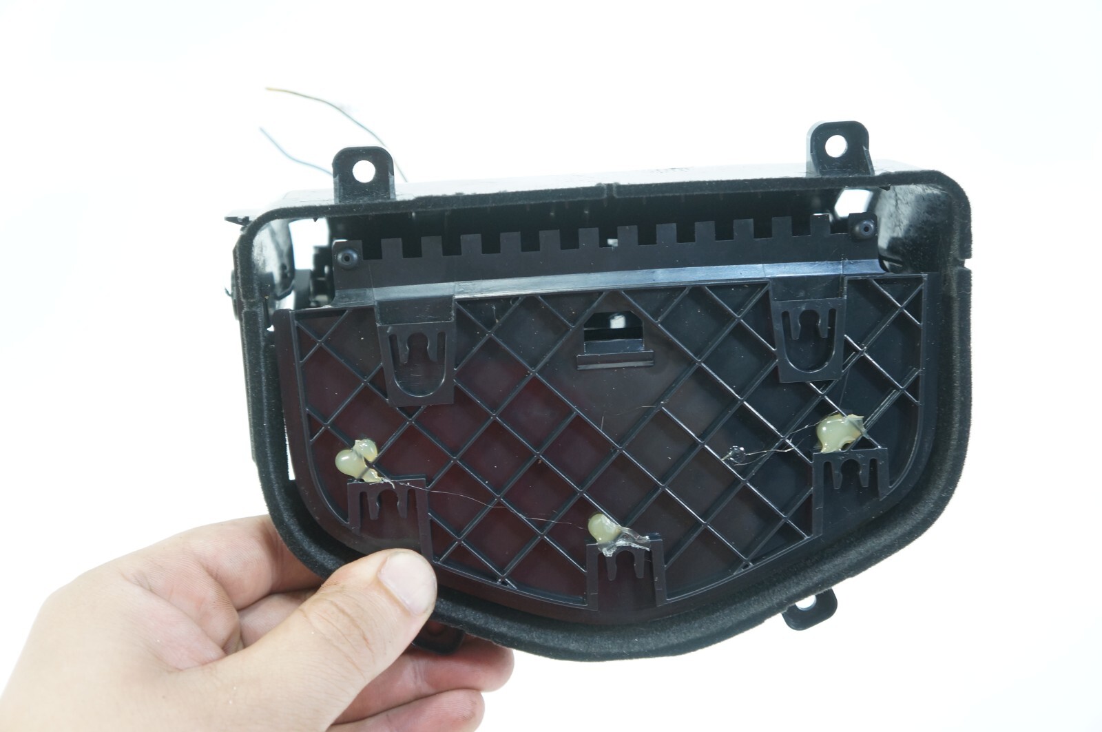 14-2022 maserati quattroporte ghibli center console storage holder compartment