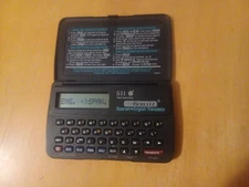 Seiko Berlitz Spanish English Dictionary Electronic Translator TR-2201E Works