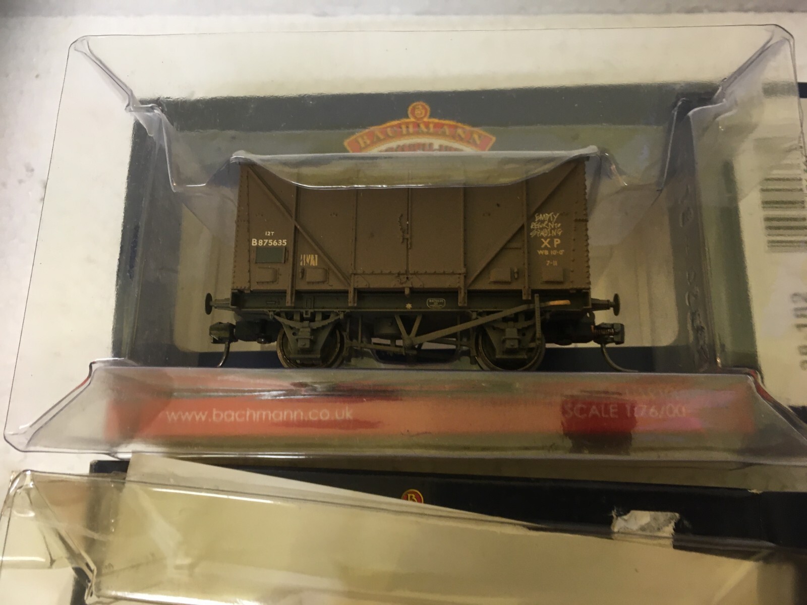 Lot..493J...OO GAUGE BACHMANN WAGONS..X..4..WTHRD.........KADEE