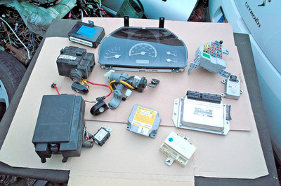   KIA SPORTAGE MK2 2.0 CRDI DIESEL ECU KIT SCHLÜSSEL ZÜNDROHRE 2004-2010 