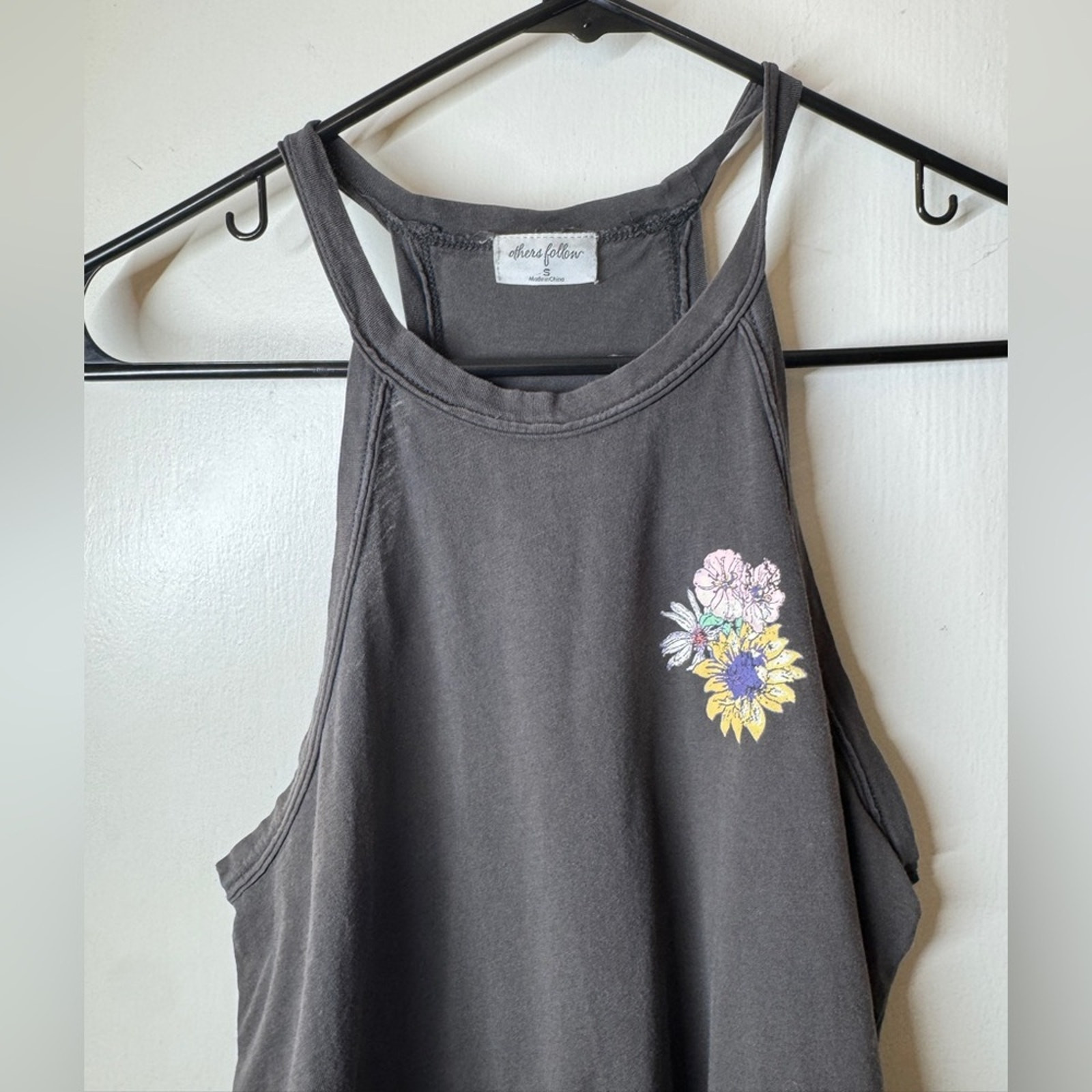 ALTRA Others Follow grigio antracite scollo alto floreale canotta boho spiaggia taglia small