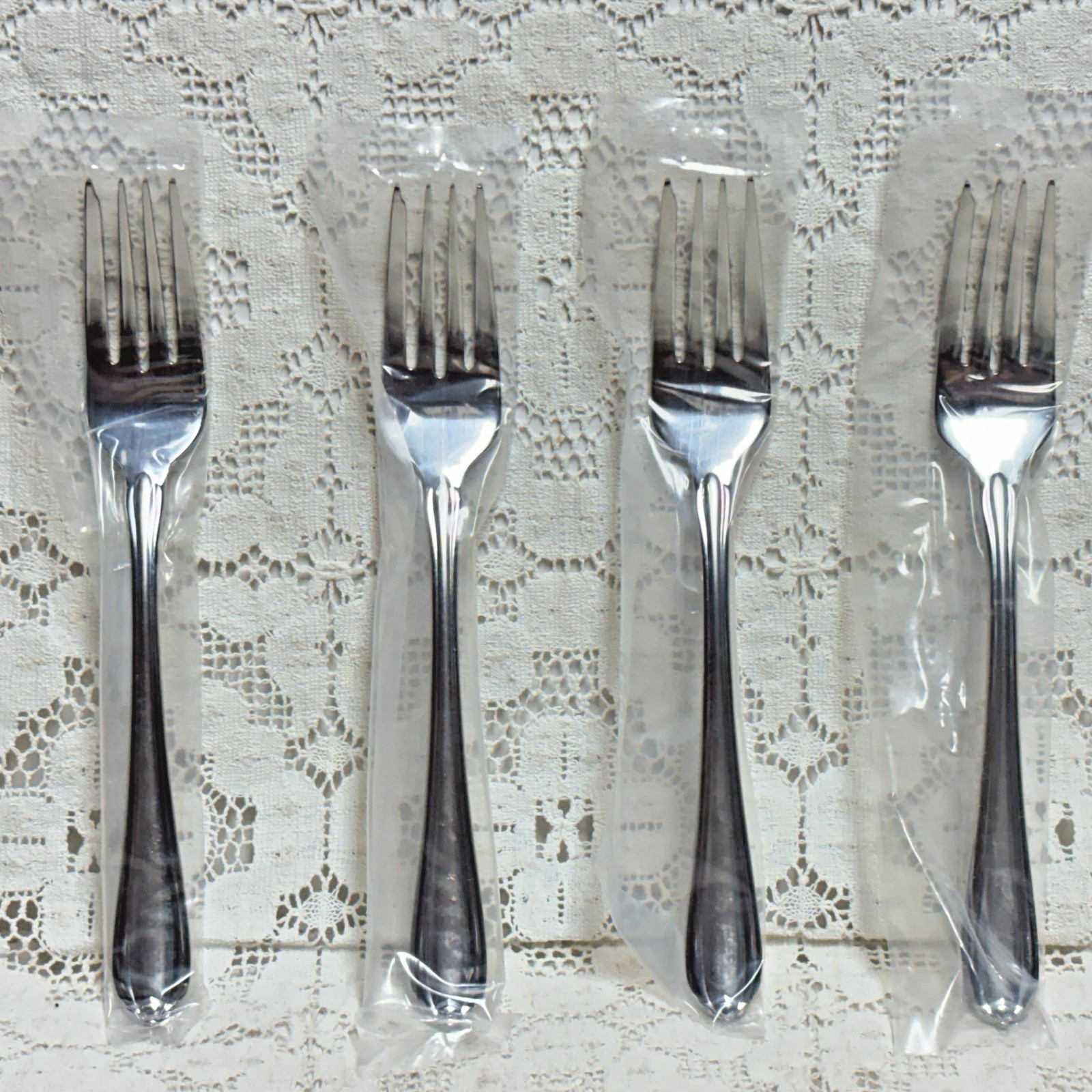 7 1/8" Stainless 18/10 Flatware Set 4 New