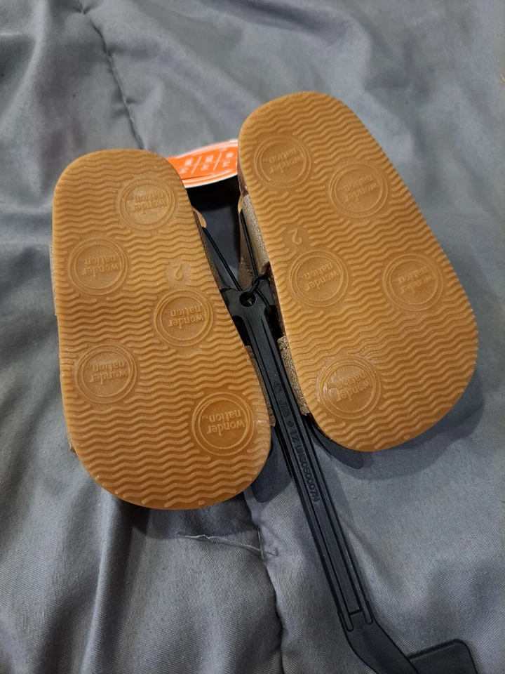 Sandalias con plantilla Wonder Nation zapatos de bebé talla 2 nuevas con etiquetas correas beige Foto 4 de 4