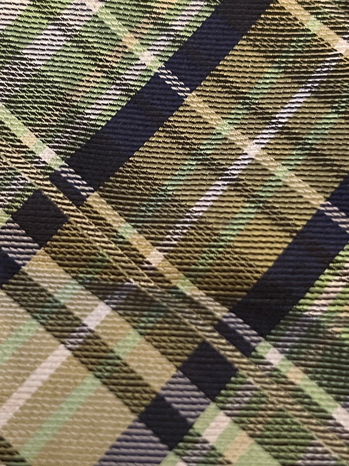 The Tie Bar Green Hand Made 100% Silk Men’s Bow Tie Made In China - Image 3 of 4