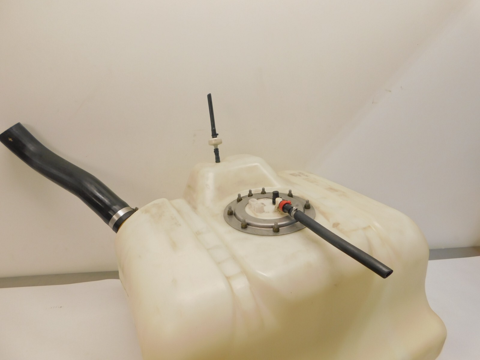 2006 Yamaha Waverunner VX110 Deluxe OEM Gas Tank Fuel Tank F1KU771102