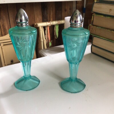 Vintage Aqua Blue Plastic Salt & Pepper Shaker Set
