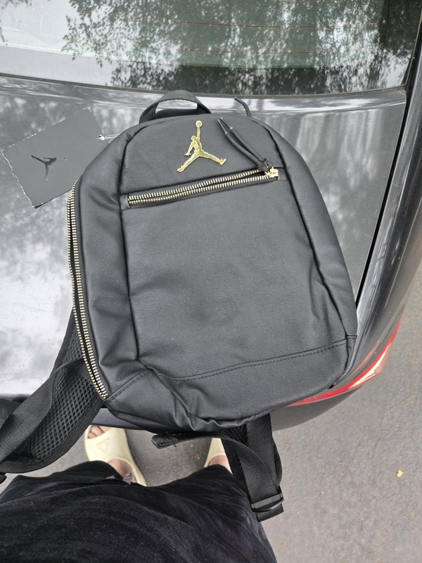 Jordan Jumpman Kids Small Backpack Black/Gold Zip Polyester Padded Straps