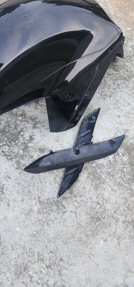Kawasaki Zx14 Zx14r Front Fender And Carbon Fiber Side - Image 2 of 4