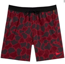  70 Florence Men  s Elastic Waist 7  Shorts- Maroon Camo- Medium - NEW Tags