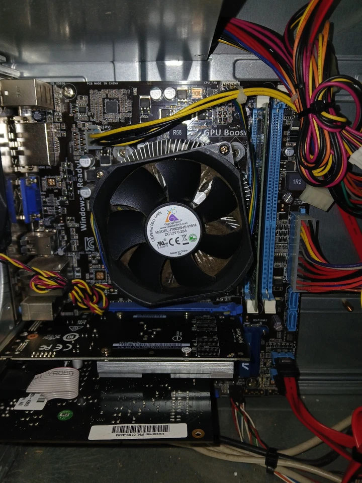 INTEL CORE i3 | WINDOWS XP BLACK EDITION | SSD | GEFORCE 210 | RETRO GAMING - Image 2 of 4