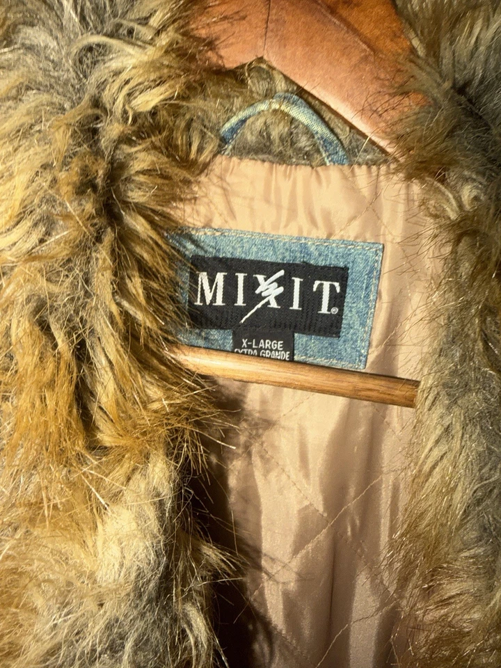 VINTAGE MIXIT BRAND BLUE DENIM FAUX FUR TRIM QUILTED LINING COAT JACKET SIZE XL - Image 2 of 4