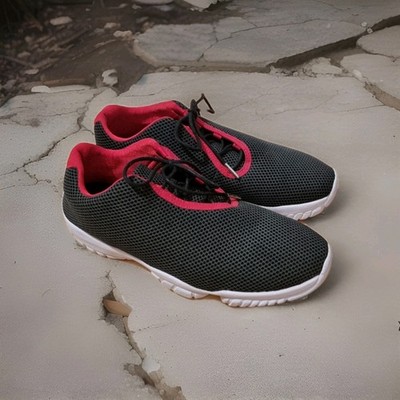 Jordan Future Low Sneaker Gr. 44.5 schwarz rot für Männer