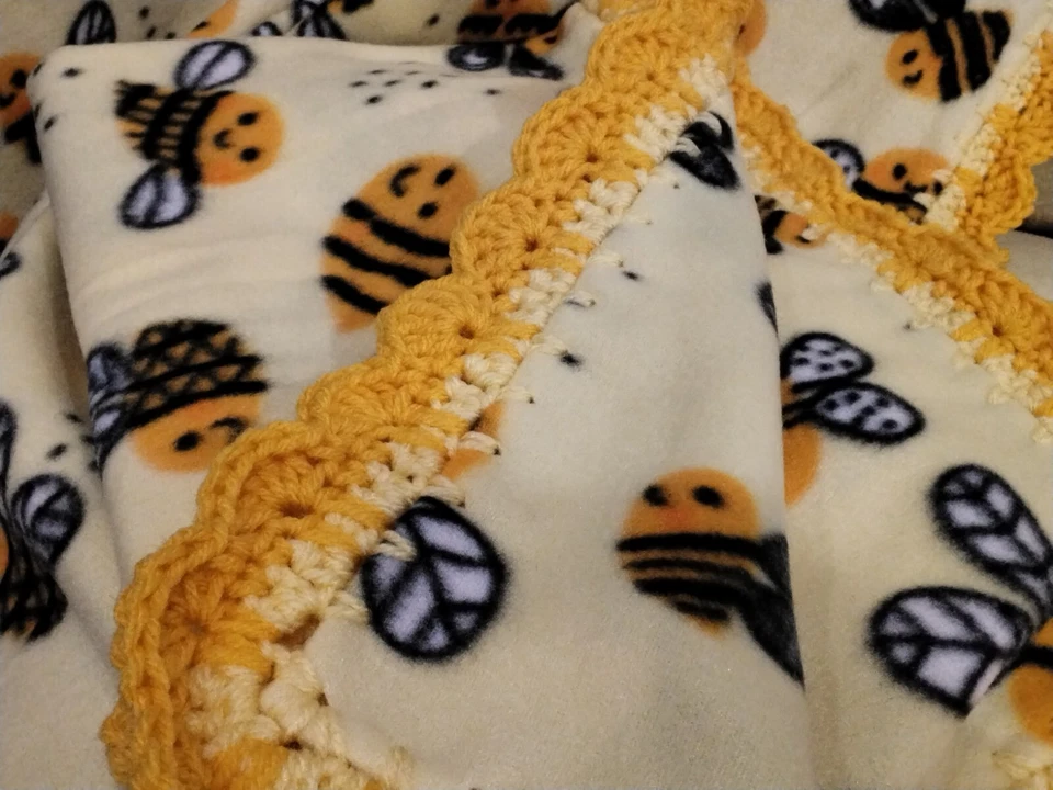 Baby Blanket Crochet Yellow Gold Shell Ruffle Girl Boy - With Honey Bees - Image 2 of 4