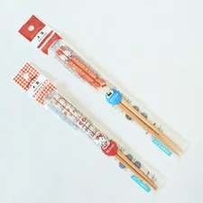 Hello Kitty Chopsticks Made of Wood 21cm & 18cm 2-piece Set DAISO from Japan
