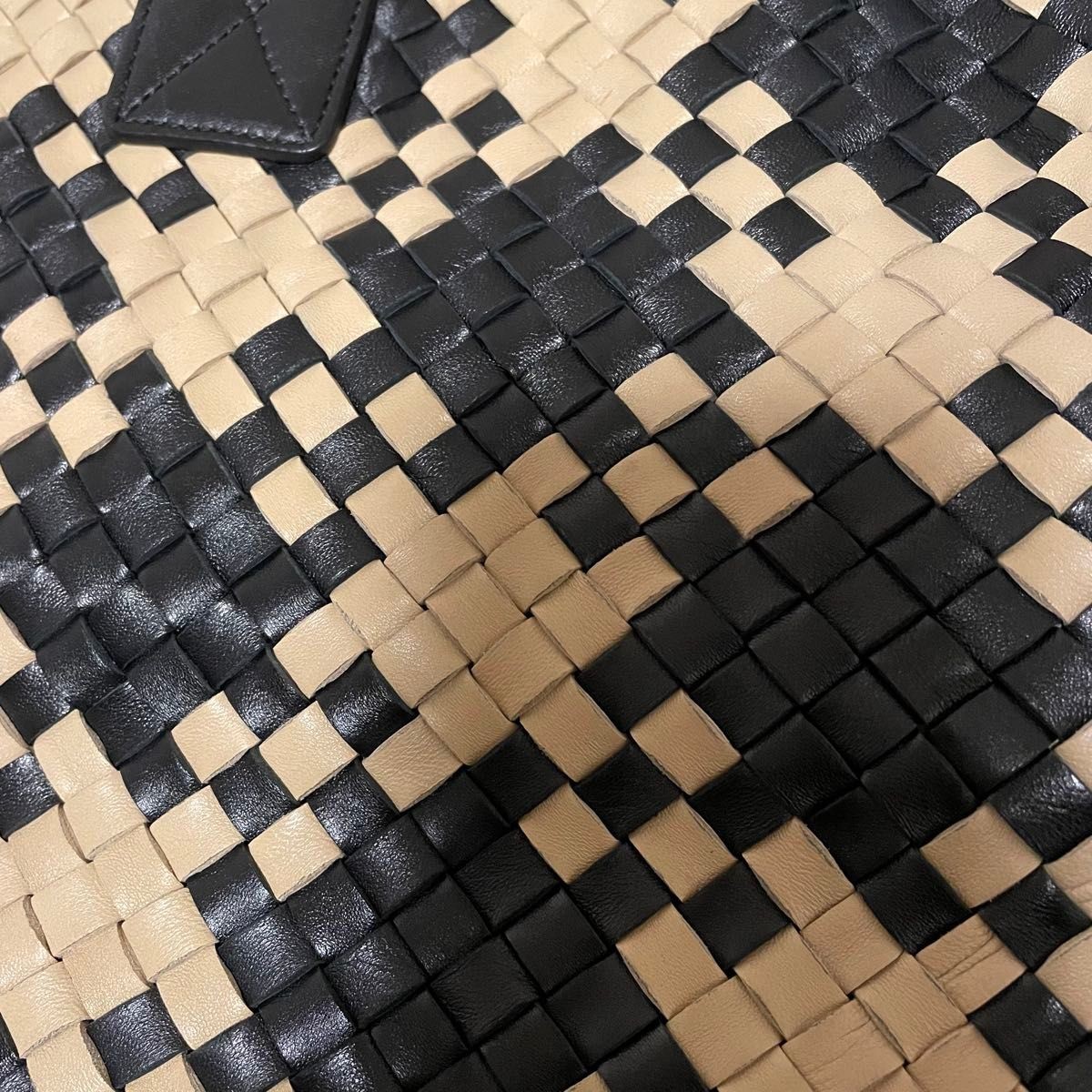 Bottega Veneta Cava PM Bicolor Leather Handbag Used Condition thumbnail 2