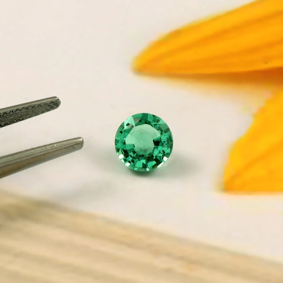 Lab Grown Hydrothermal Colombian Emerald Loose Gemstone Round Cut 1.35 CT - Image 4 of 4