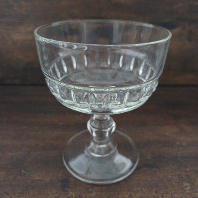 One Vintage Luminarc Verrerie d'Arques France clear glass coupe or sherbet dish