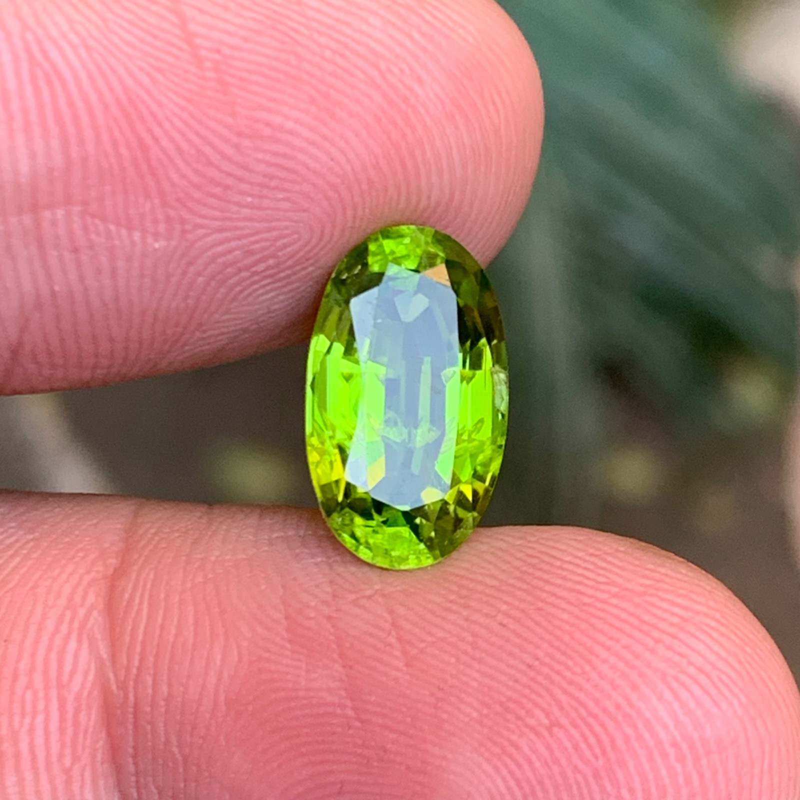 Vivid Green Peridot 5.57 Ct Oval Cut Natural Loose Gemstone for Ring — Jewelry