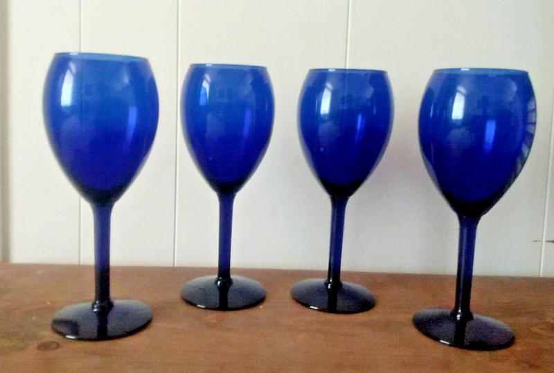 Vintage Set of 4 Pier 1 Cobalt Blue 8" Stemmed Water Goblets Glasses