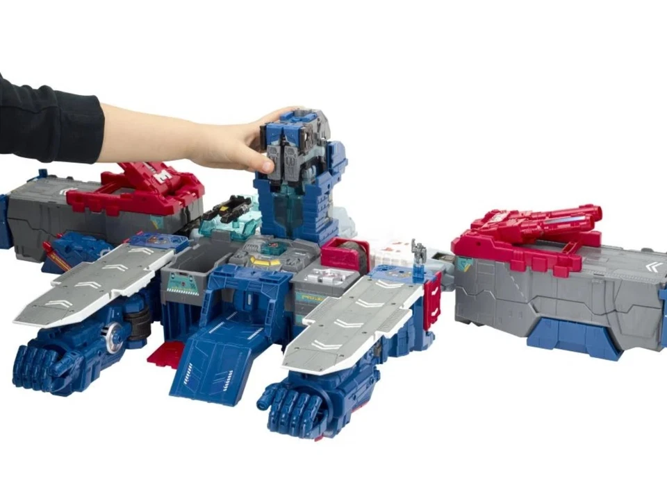 In Stock Hasbro Transformers Titans Return Titan Class Fortress Maximus Figure - Image 4 of 4