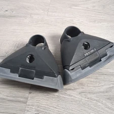 Yakima Control Towers  Pair + Landing Pads for Round Bars