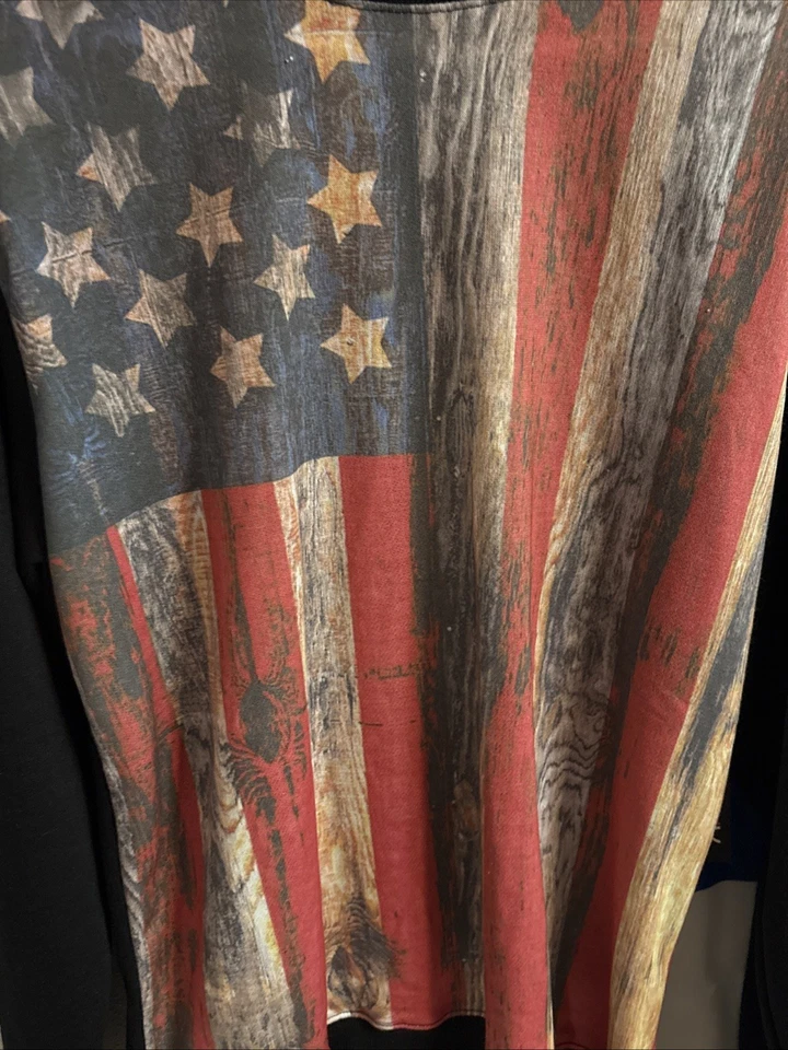 NEW Men's GALAXY by Harvic Long Sleeve Stars & Stripes Flag Shirt Medium - Image 4 of 4