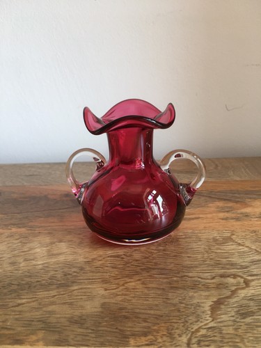 Vintage Royal Scot Cranberry Glass Vase Ruffled Rim & handles 9cm Tall boxed - Picture 8 of 21