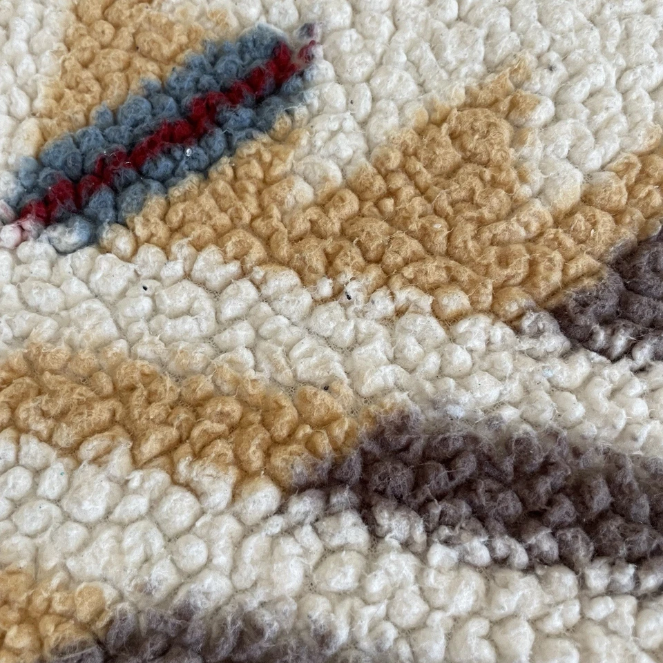 Pendleton Avra Valley Sherpa Fleece Blanket King Cal King 112"x92" Ivory Aztec - Image 4 of 4