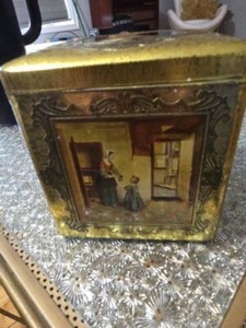 1Vintage Embossed and Hinged Dutch Painters Tin Made In Holland 