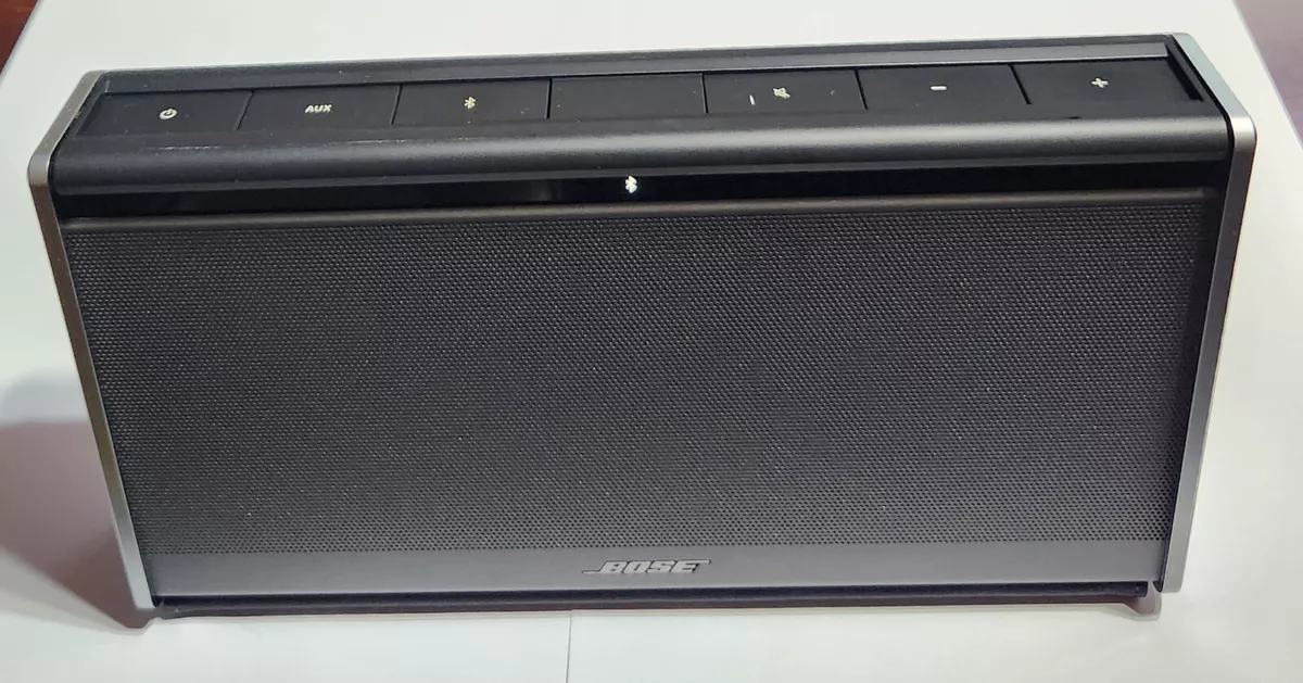 Bose SoundLink 404600 Silver Portable Wireless Bluetooth Mobile Speaker  System