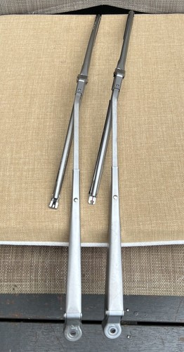 MAZDA ROTARY 1970's 1300 FA3TS-STB COUPE-SEDAN GENUINE FRONT WINDSCREEN WIPERS!!