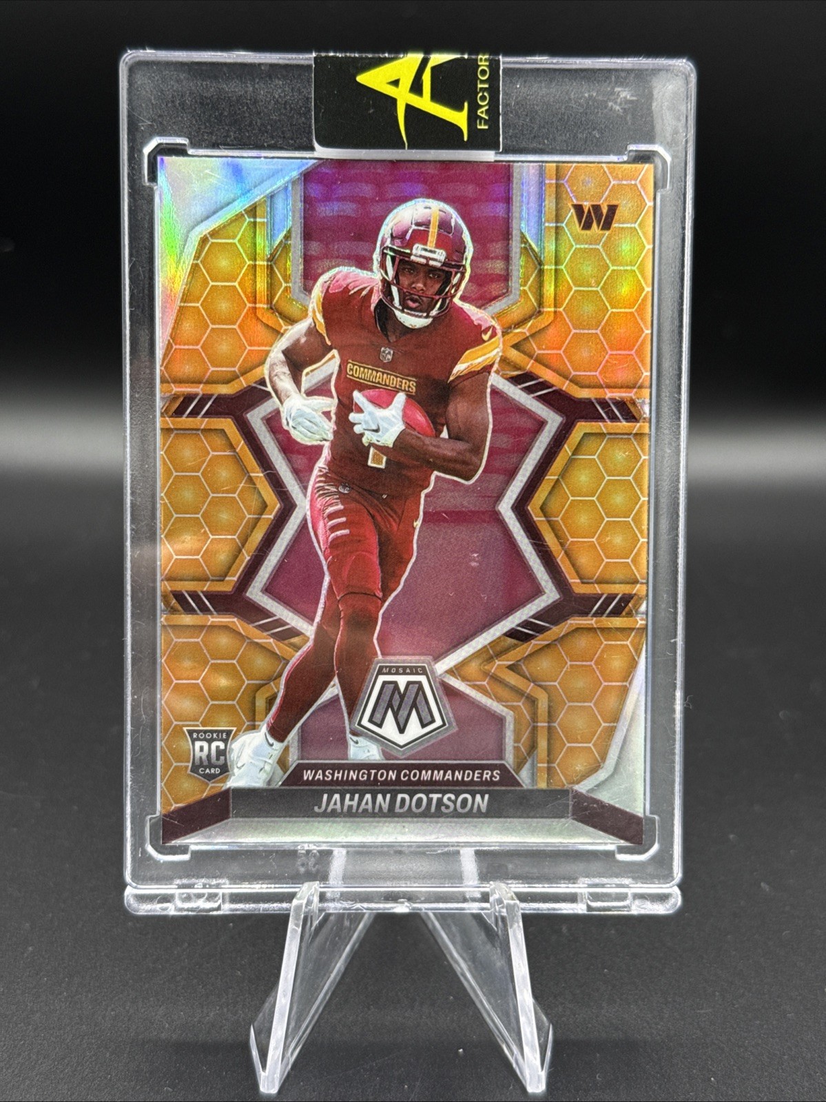 2022 Panini Mosaic #314 Jahan Dotson Honeycomb Prizm