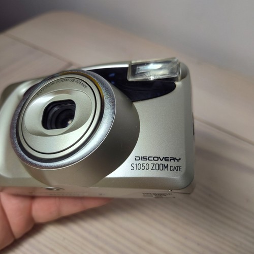 Fujifilm Discovery S1050 Zoom Date 35mm Film Camera Point And Shoot /New Battery - Picture 2 of 11