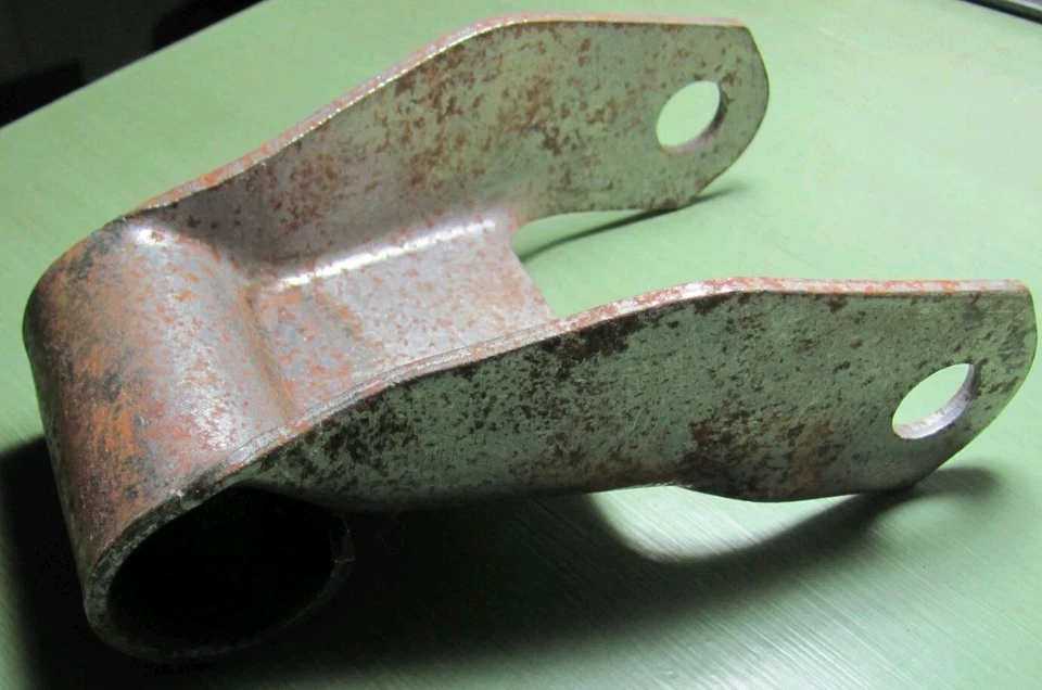 Grillete de resorte trasero Bronco II Ranger 1983-88 NOS Ford E3TZ-5776-B Foto 4 de 4