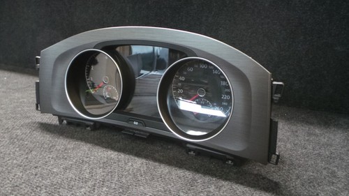 2L36A1 * Volkswagen Golf 7 Screen Kombiinstrument Tacho 5G0920861B