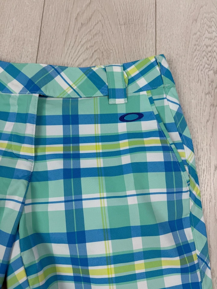 Bermudas Oakley azules a cuadros para golf que absorben la humedad MUJER 30x9 talla 4 Foto 3 de 4