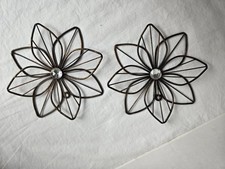 2 Metal Flower Wall Hangings 7" x 7"  OSSH