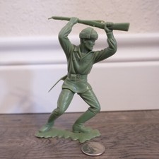 Vintage 1963 Louis Marx WWII Russian Soviet Red Army Soldier Figure 6" Green