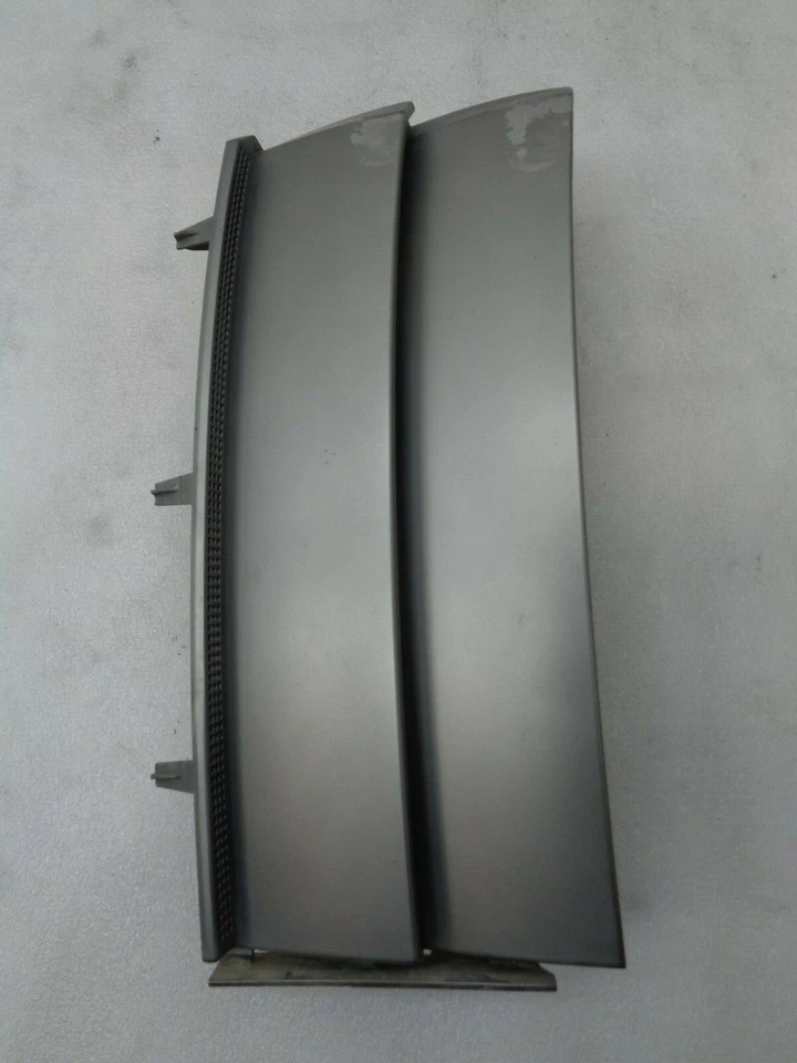 2003-2005 Land Rover Range Rover Front Left Fender Grille Vent OEM AK2111221 - Image 2 of 4