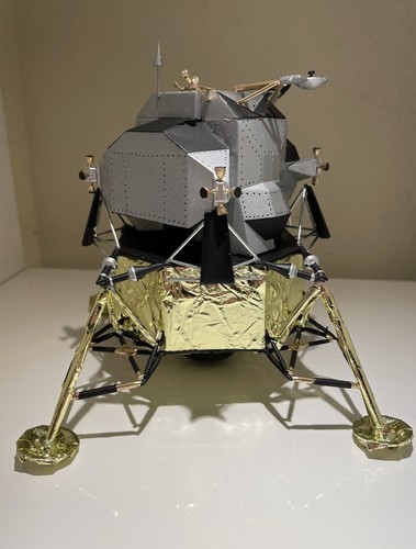 NASA Apollo LEM Lunar Module 1:48 Scale Model - Picture 2 of 7