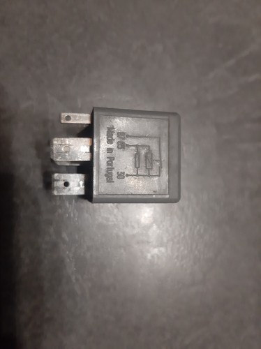 RELAIS AUDI VW 1J0906381A V23134B52X396 (14) - Foto 4 di 4