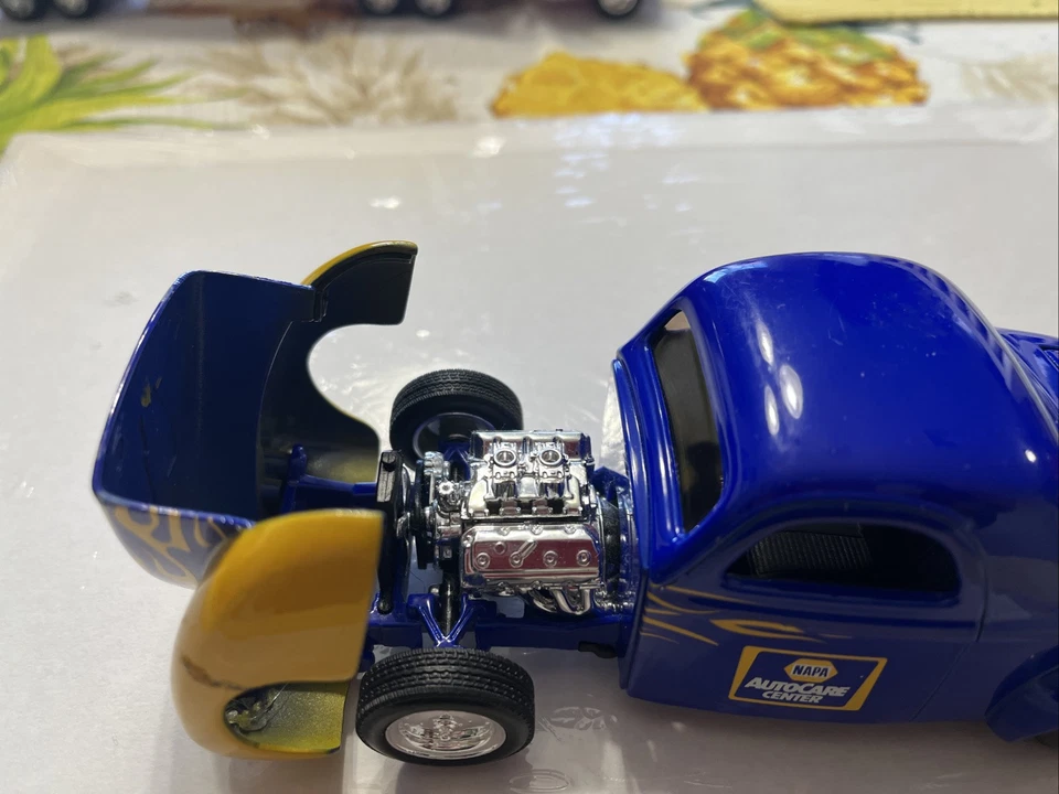 1941 Willys Street Rod Liberty Classics NAPA Autocare Center edição limitada 6,5” de comprimento - Imagem 3 de 4