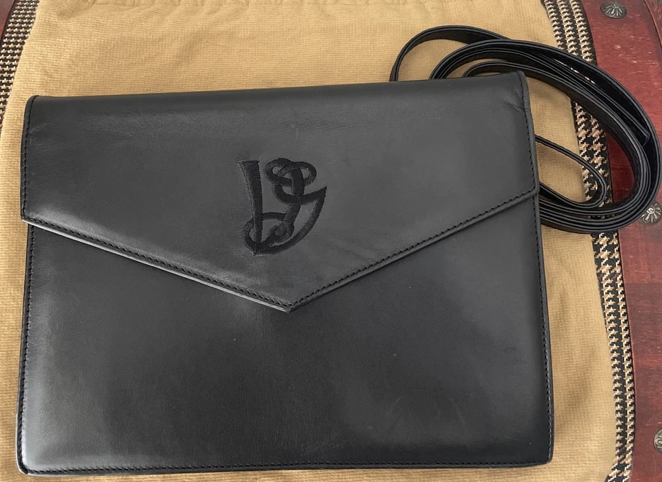 Bolso sin asas de cuero negro Valentino Garavani bolso bandolera + bolso antipolvo Foto 2 de 4